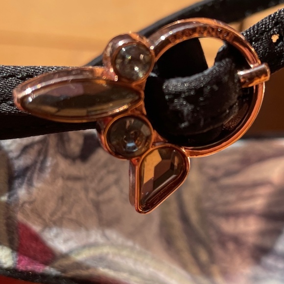 Gorgeous Brand New Ted Baker Liosa Strappy Jewelled Black Heels Shoes - Picture 9 of 16